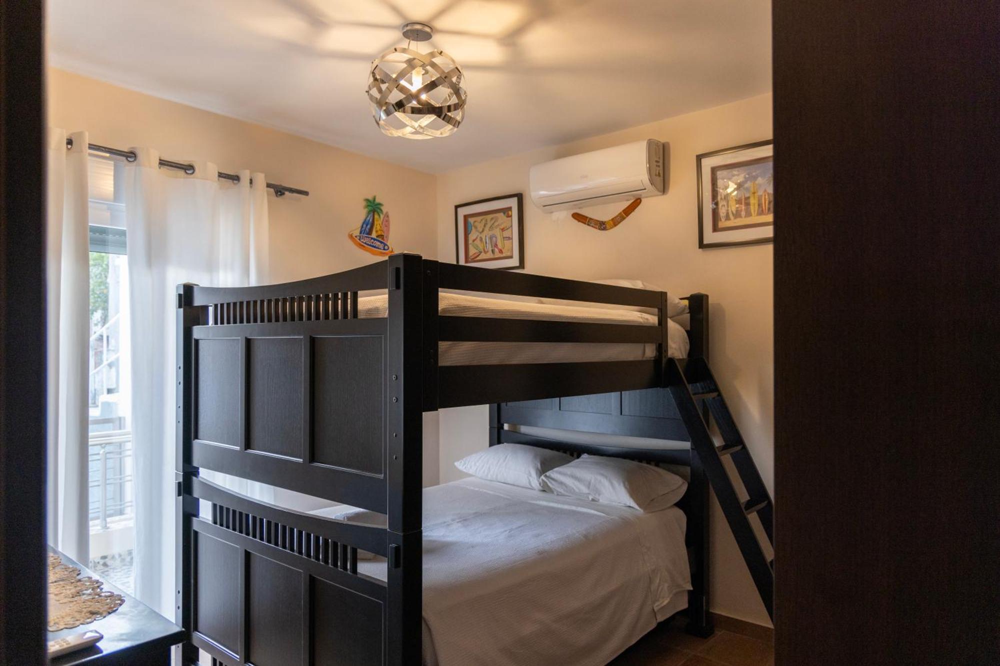 Limani Lux Apartments Karpathos Rum bild